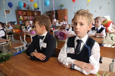 Минпросвещения РФ: российские школы готовят к очному началу учебного года