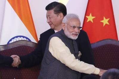 Китаю не дают покоя Гималаи