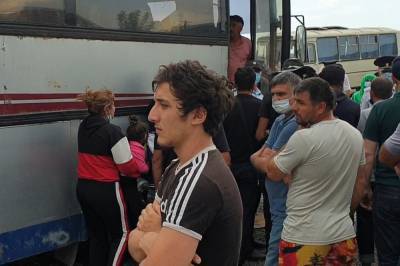 250 человек отправились в Азербайджан через границу в Дагестане