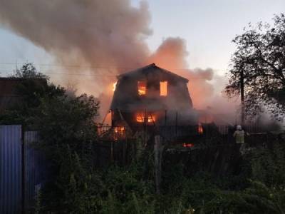 Липчанин едва не погиб в своем сгоревшем доме