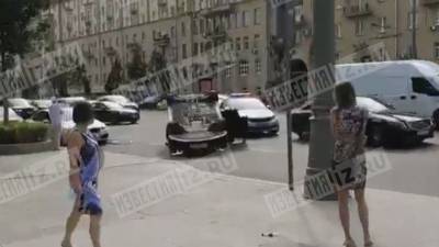 Три «немца» не поделили дорогу на Садовом кольце в Москве — видео
