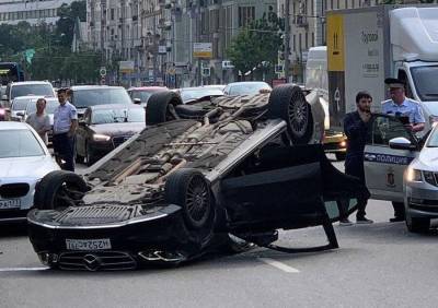 ДТП с участием трех автомобилей произошло в центре Москвы