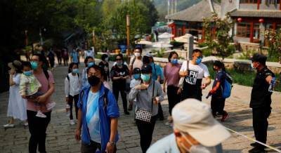 Китайцы "пудрили мозги" всем: вирусолог рассказала, был ли шанс остановить пандемию коронавируса