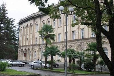 Парламент Абхазии призвал Прилепина не вредить отношениям с Россией