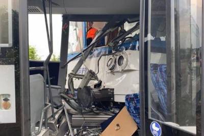 Десятки людей ранены, есть жертвы: два пассажирских поезда столкнулись в Чехии