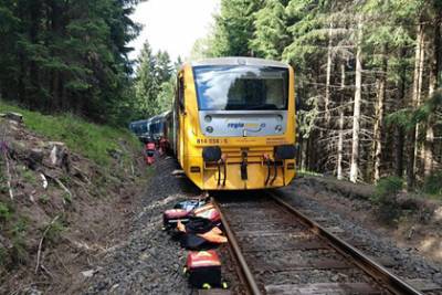 Два поезда столкнулись лоб в лоб в Чехии