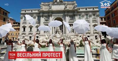 В Риме устроили протест невесты, которые не вышли замуж из-за пандемии