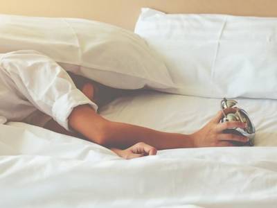 Эксперты назвали опасности позднего сна для подростков