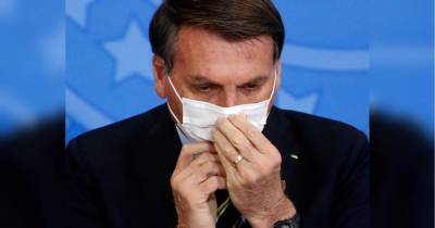 Критиковавший карантин президент Бразилии заразился коронавирусом