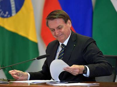 У не верившего в COVID президента Бразилии диагностировали коронавирус