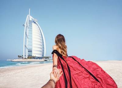В Иране одно, в Эмиратах другое: во что одеться женщине-туристке в арабских странах