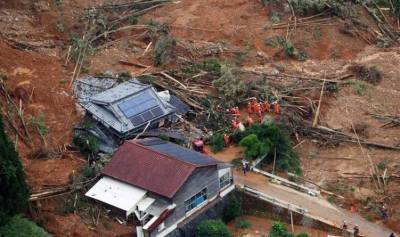 55 погибших, десятки пропавших без вести из-за наводнения в Японии