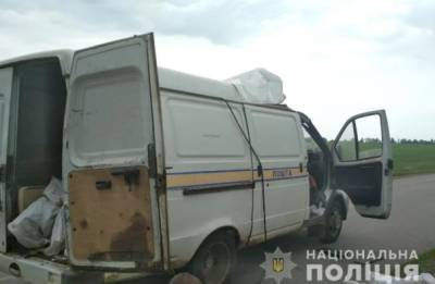 Под Полтавой взорвали авто «Укрпочты» и украли почти 3 млн гривен