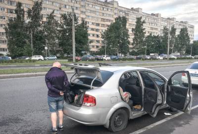 В Петербурге полицейские со стрельбой задержали пьяного водителя