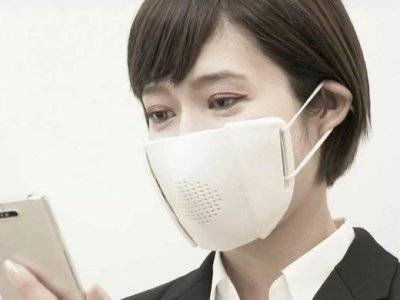 Японская компания разработала «умную» защитную маску с функцией перевода речи