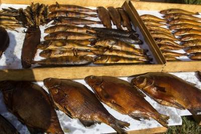 Россельхознадзор изъял у торговцев по пути на Арахлей 52 кг рыбы