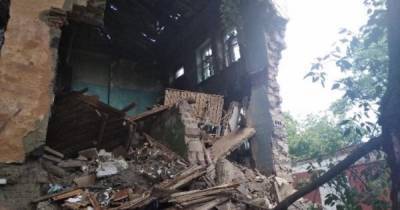 На Урале рухнул аварийный дом, на состояние которого давно жаловались