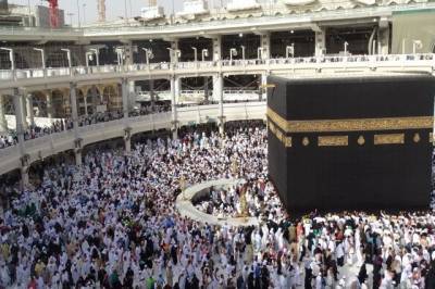 Саудовские власти запретят паломникам прикасаться к Каабе во время хаджа