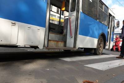 Удивительное ДТП в Костроме: пешехода на «зебре» сбил … троллейбус