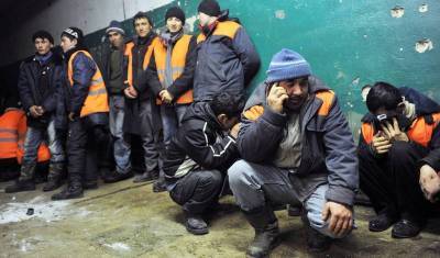Пандемия лишила работы 40% мигрантов в России