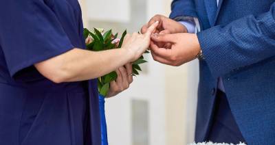 В День семьи, любви и верности в Москве поженятся около 300 пар