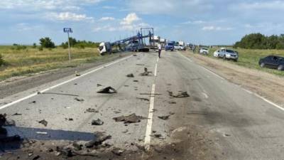 Под Волгоградом семья из Екатеринбурга попала в ДТП с грузовиком