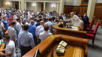 Замспикера ВР написала в Комитет Рады по регламенту жалобу на "слугу народа"