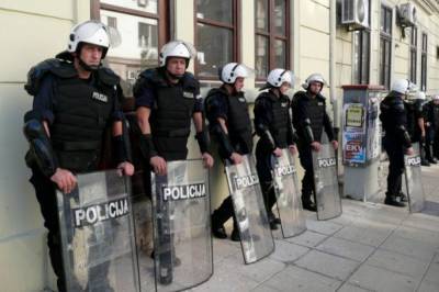 Сербия объявила комендантский час: В Белграде вспыхнули протесты