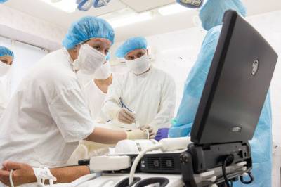 В Кузбассе врачи впервые применили микроволновые лучи для удаления опухоли лёгкого