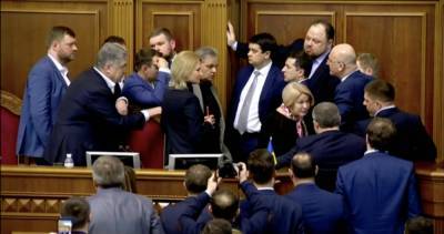 "Слуги народа" готовятся принять очень вредный закон об увольнениях: что изменится для украинцев