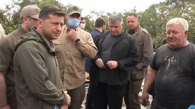 Зеленский и Аваков приехали на место пожаров на Луганщине