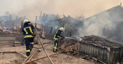В Нацполиции назвали основные версии возникновения масштабного пожара в Луганской области