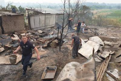Зеленский "дал добро" на использование авиации для тушения пожаров в Луганской области