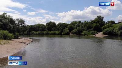 Водолазы подняли из реки в Рубцовске тела двух детей, третьего ищут