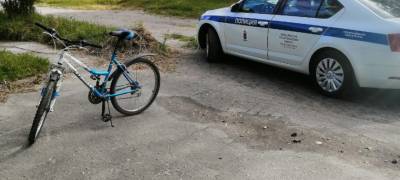 ГИБДД оштрафовала пьяного велосипедиста, мешавшегося под колесами автомобилей на дороге в Карелии