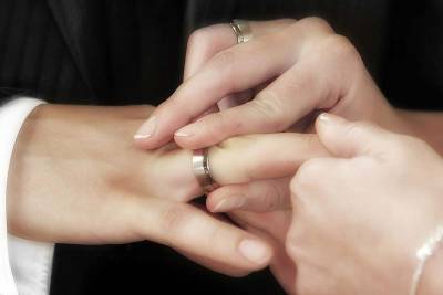 В Кургане 13 пар решили пожениться в День семьи, любви и верности