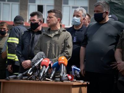Зеленский рассказал о компенсации для потерявших жилье в результате пожара на Луганщине