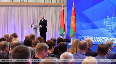 Лукашенко активу Минска: я пришел вас попросить сберечь эту страну