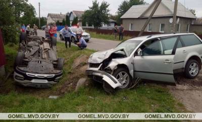 В Калинковичах столкнулись два автомобиля, трое пострадавших — фото