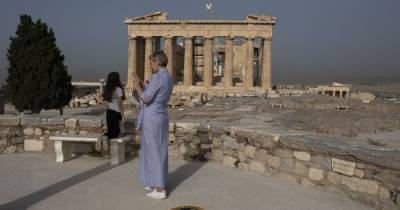 В закрытую для туристов Грецию прилетела еще одна украинка