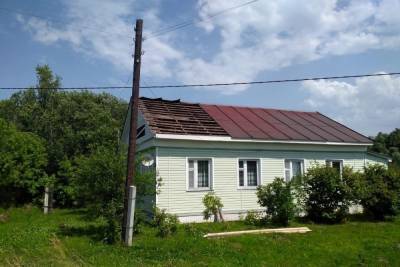 В Рязанской области подмосковный ураган сорвал крыши домов и больницы