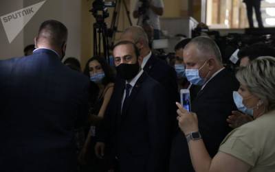 Парламент должен получить мнение ЕСПЧ и ВК по делу Кочаряна на армянском - Мирзоян