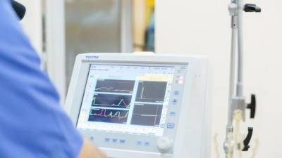 Шмыгаль: правительство поддержало выделение средств из COVID-фонда на приобретение медоборудования для опорных больниц