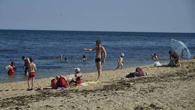 В Крыму указали на проблемы соблюдения дистанции на пляжах