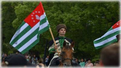Казачьи войска в Абхазии и Русская община ответили Захару Прилепину