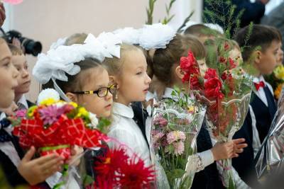 В России отменили традиционные линейки в школах 1 сентября