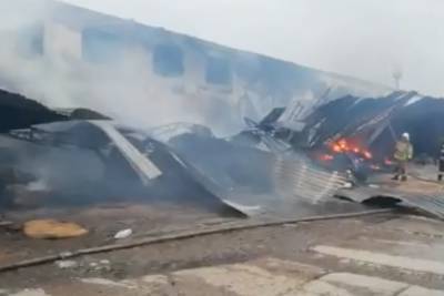 Два склада загорелись на заводе минеральной воды в Ставрополье