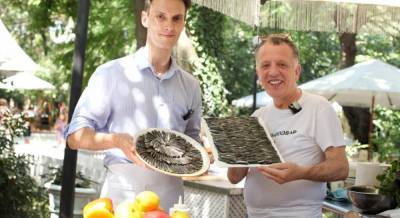 Ресторатор Либкин показал, как готовить классические одесские закуски (видео)