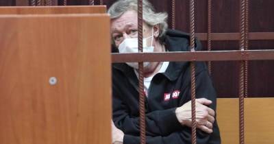 Адвокат Ефремова пообещал "сенсацию" в суде