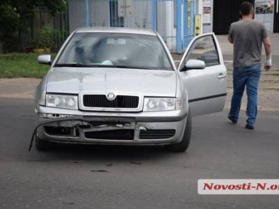 В Николаеве в результате столкновения двух авто образовалась огромная пробка